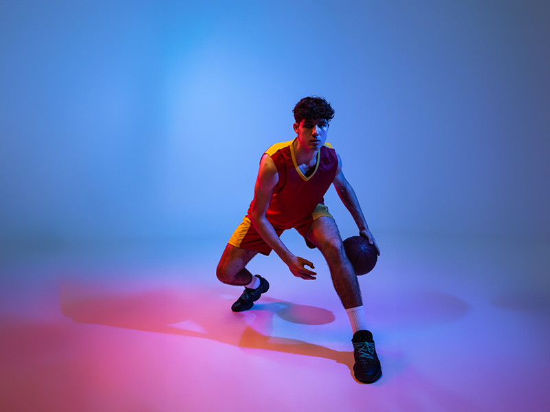 这场地，是不是只有湖人和快船才能在这打比赛